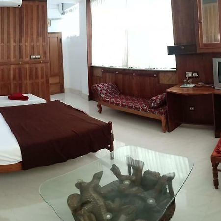Dolphin Residency Hotell Thekkady Eksteriør bilde