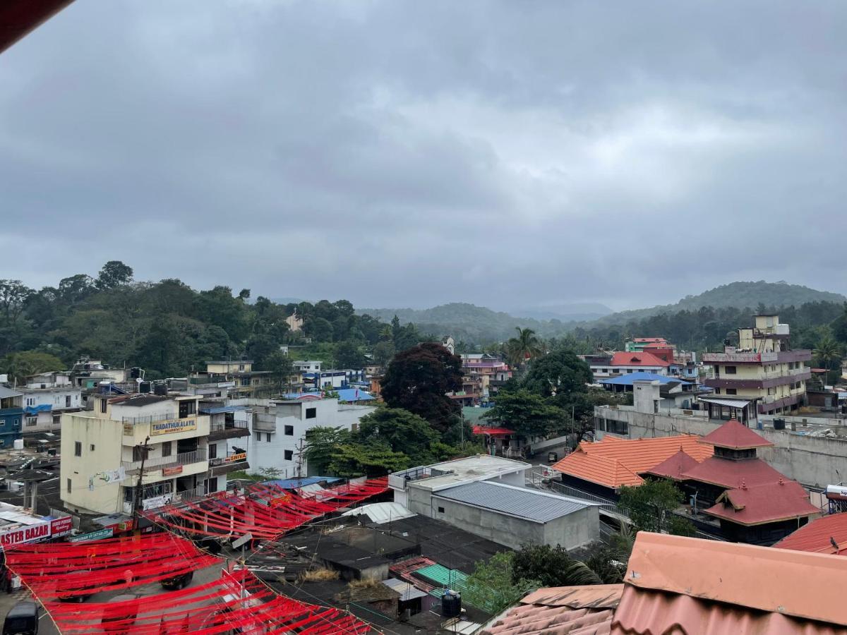 Dolphin Residency Hotell Thekkady Eksteriør bilde