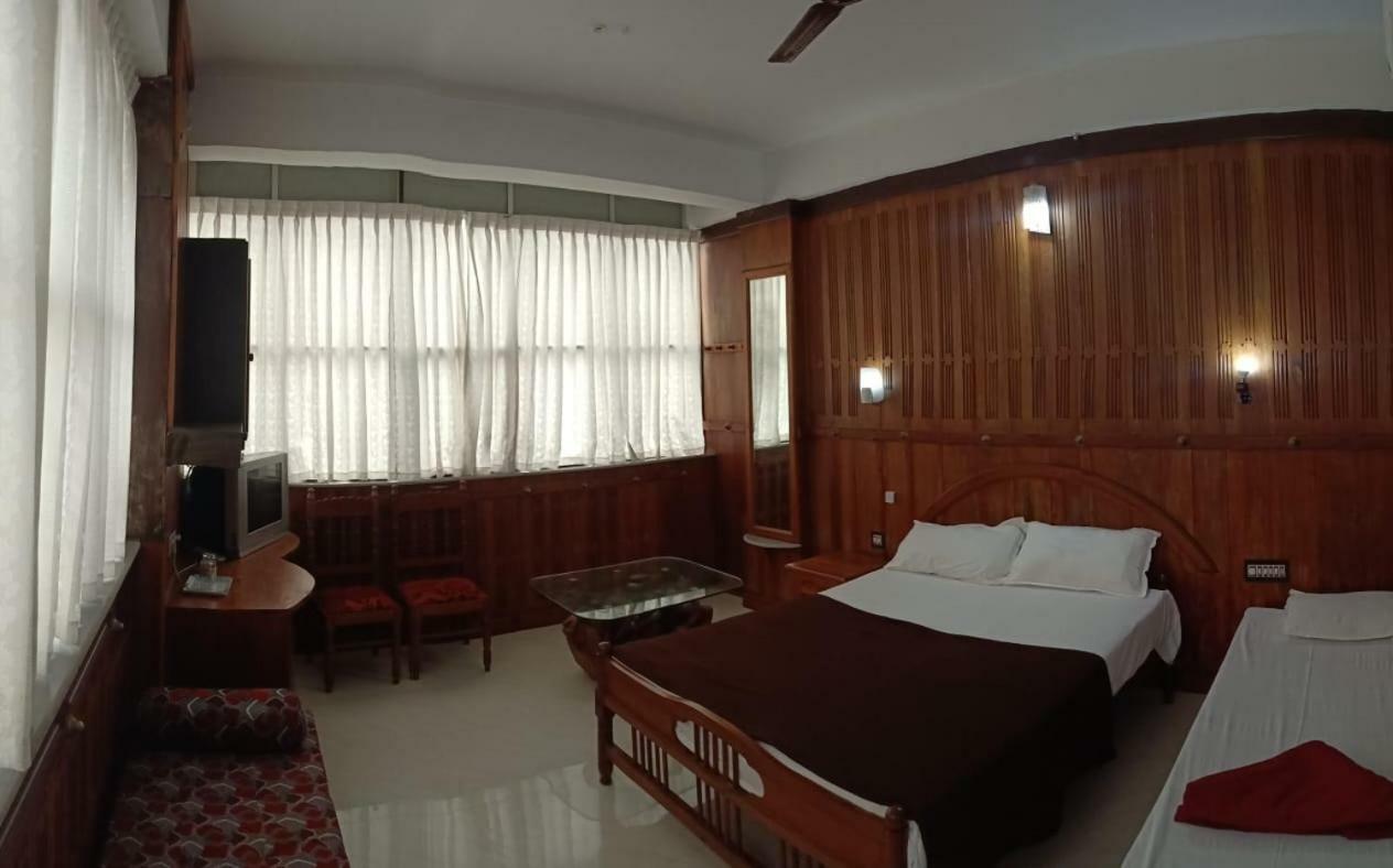 Dolphin Residency Hotell Thekkady Eksteriør bilde